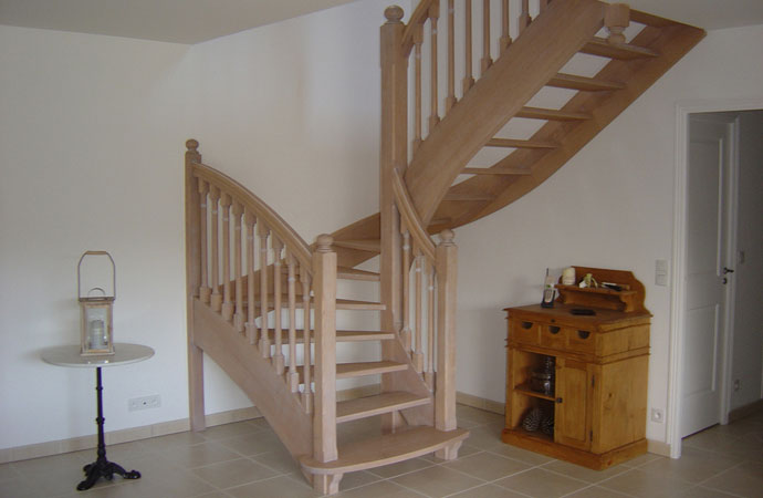 Escalier traditionnel en bois