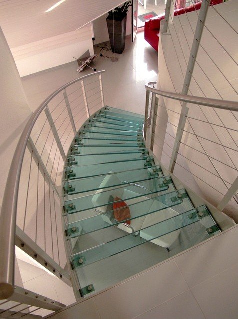 Escalier structure mÃ©tallique marches verre et rampe inox et metal